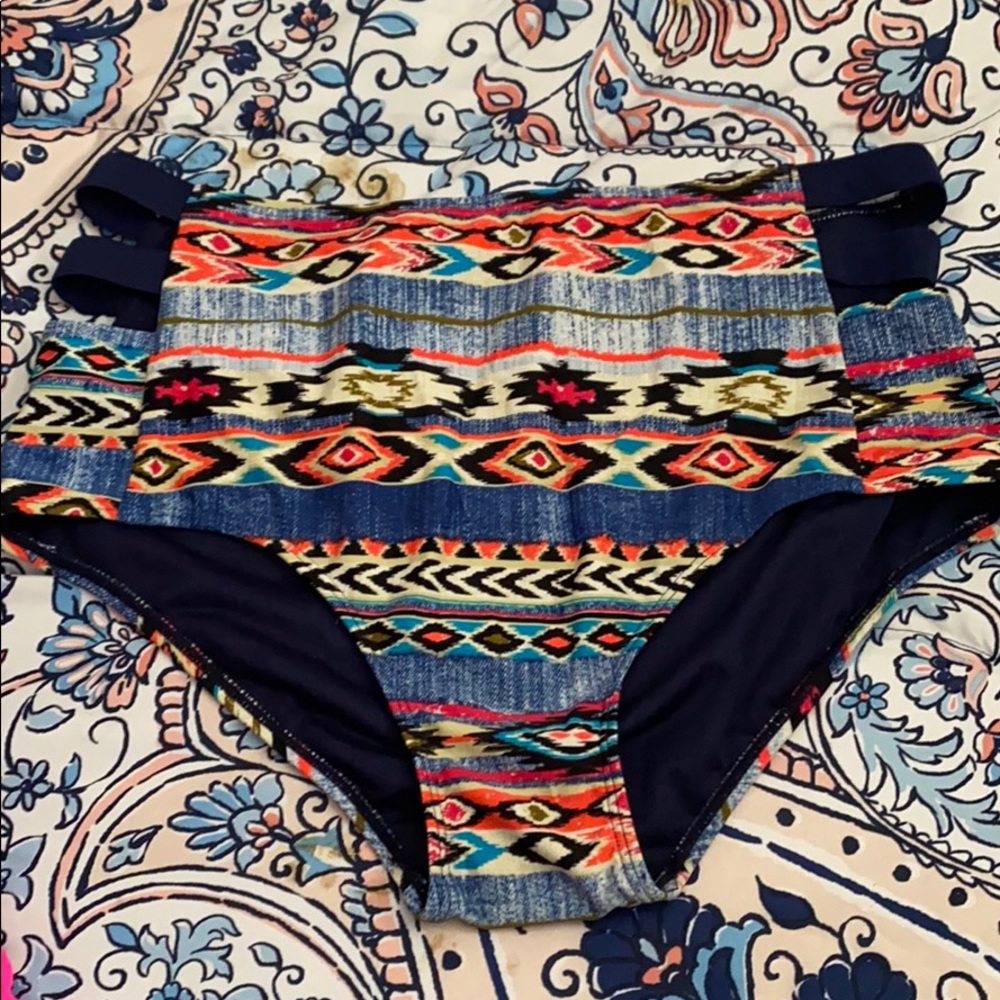 Plus size bikini bottoms